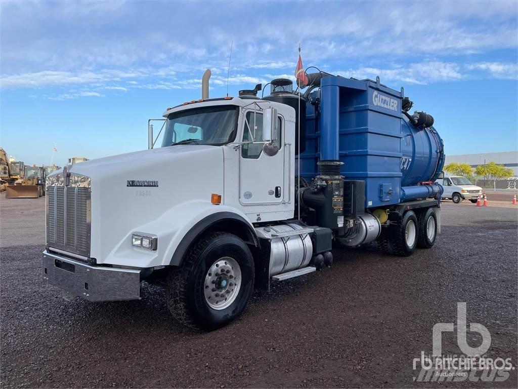 Kenworth T800 Saug- und Druckwagen