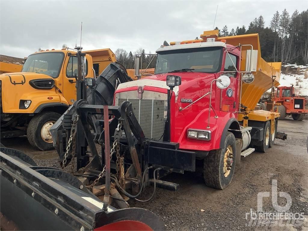 Kenworth T800 Schneeschilde und -pflüge