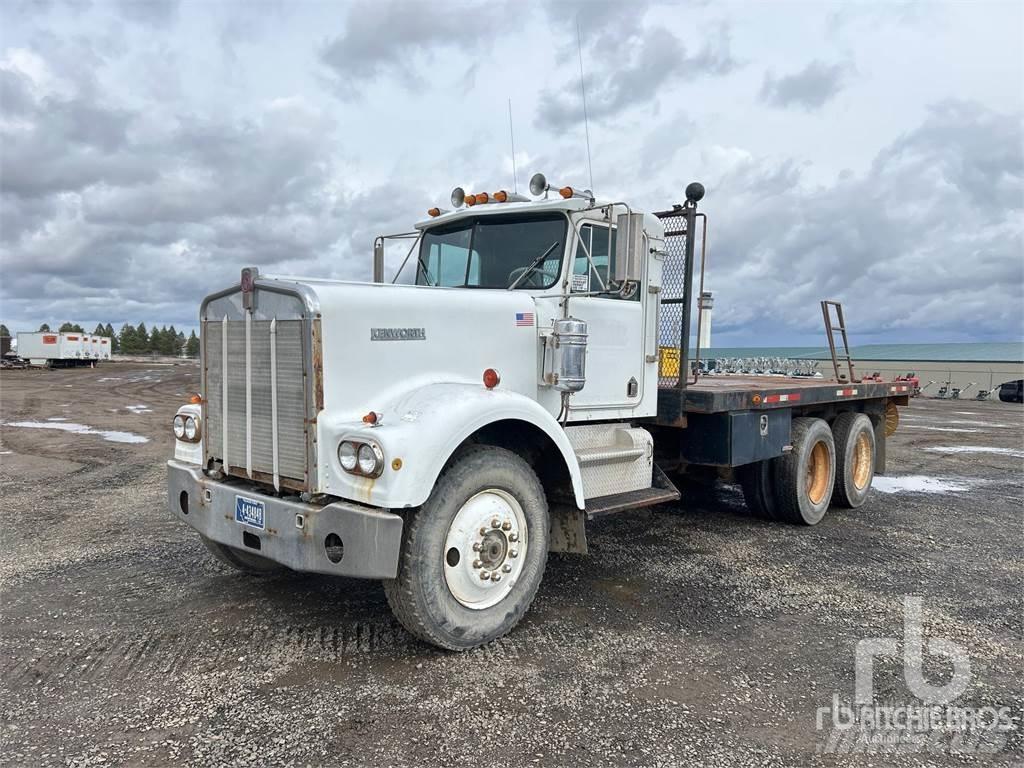 Kenworth W900 Pritschenwagen/Pritschenwagen mit Seitenklappe