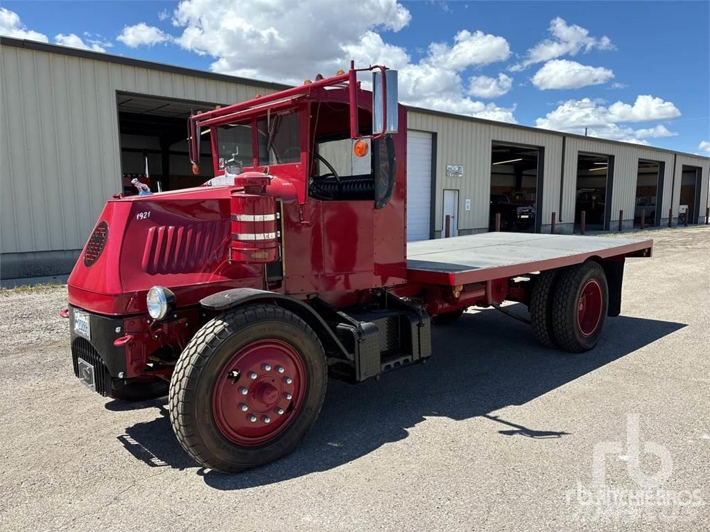 Mack AC Pritschenwagen/Pritschenwagen mit Seitenklappe
