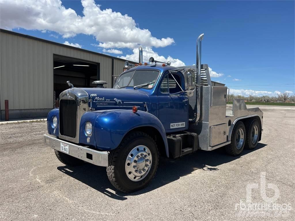 Mack B61 Pritschenwagen/Pritschenwagen mit Seitenklappe
