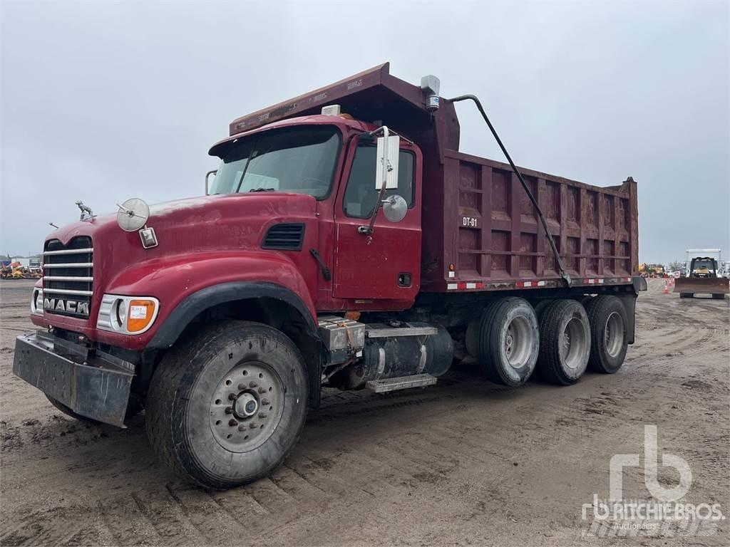 Mack CV713 Kipper