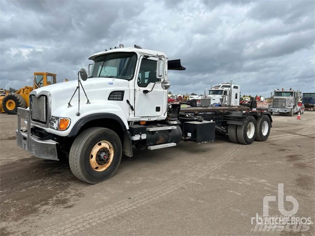 Mack CV713 Absetzkipper