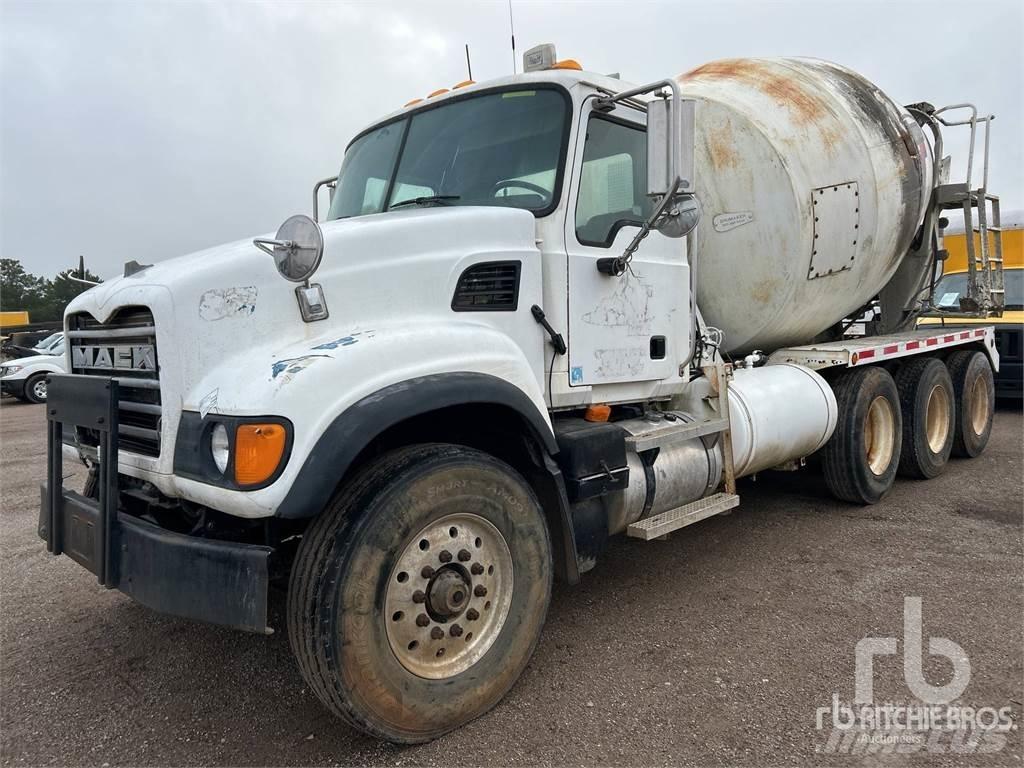 Mack CV713 Betonmischer