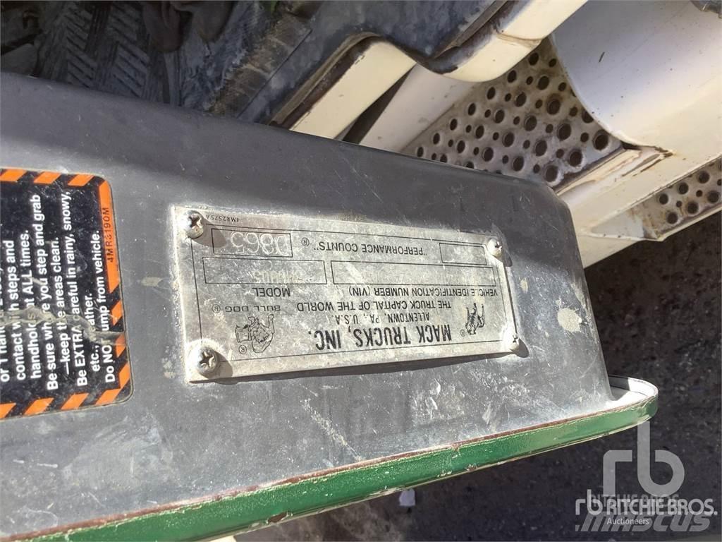 Mack DM690S Betonmischer
