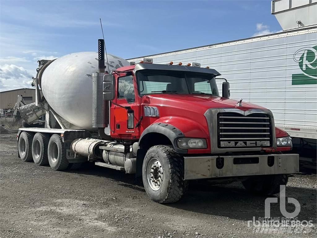 Mack GU713 Betonmischer