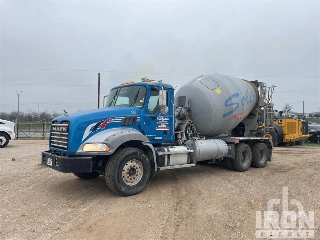 Mack GU813 Betonmischer