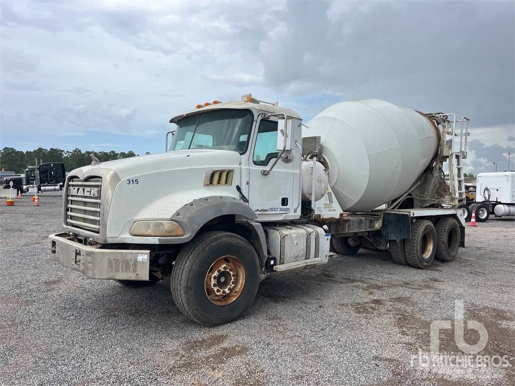 Mack GU813 Betonmischer
