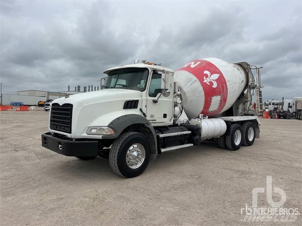 Mack GU813 Betonmischer