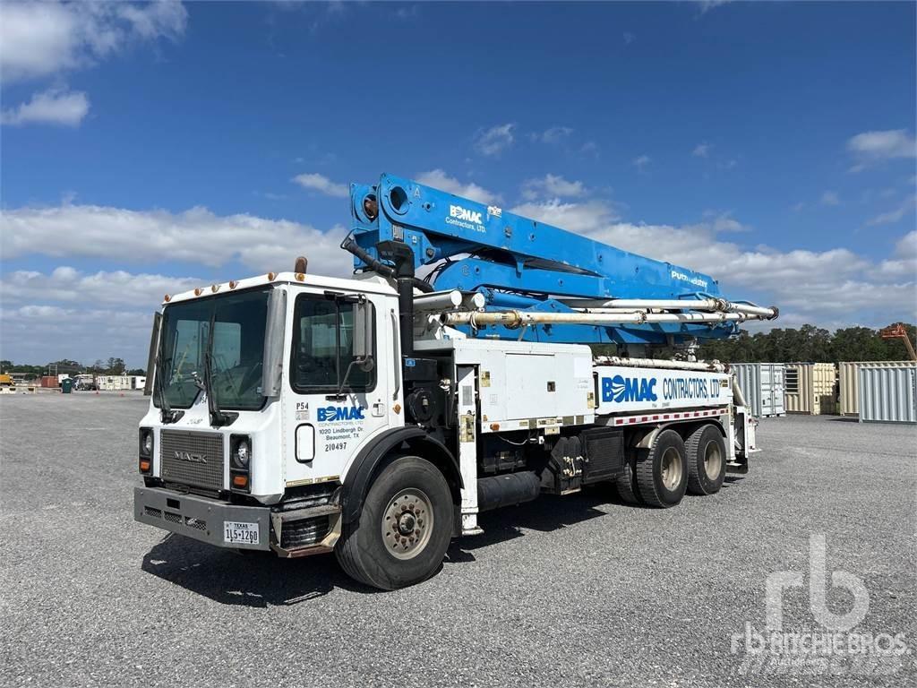 Mack MR688S Betonmischer