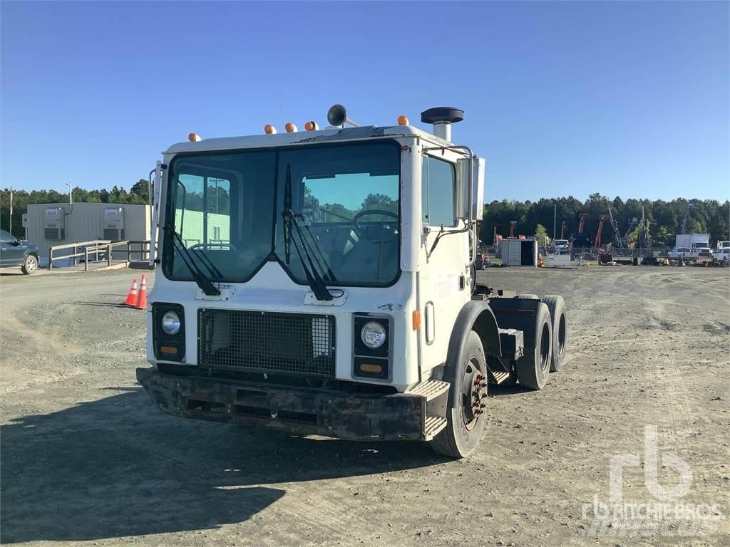 Mack MR688S Sattelzugmaschinen