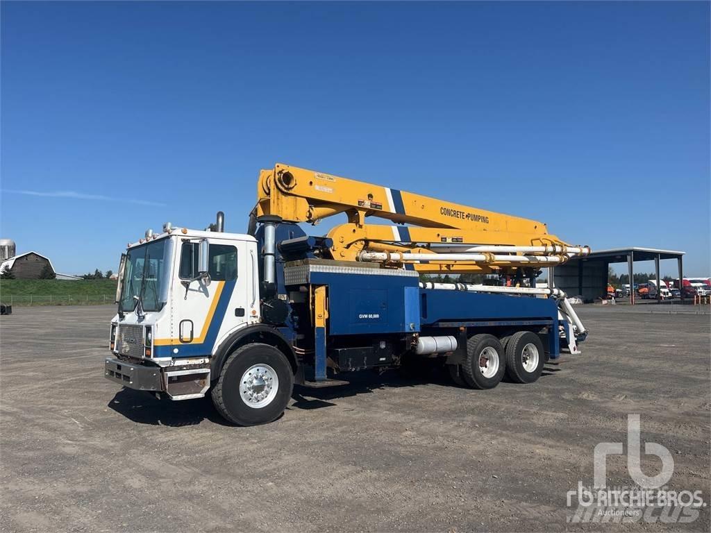 Mack MR688S Betonmischer