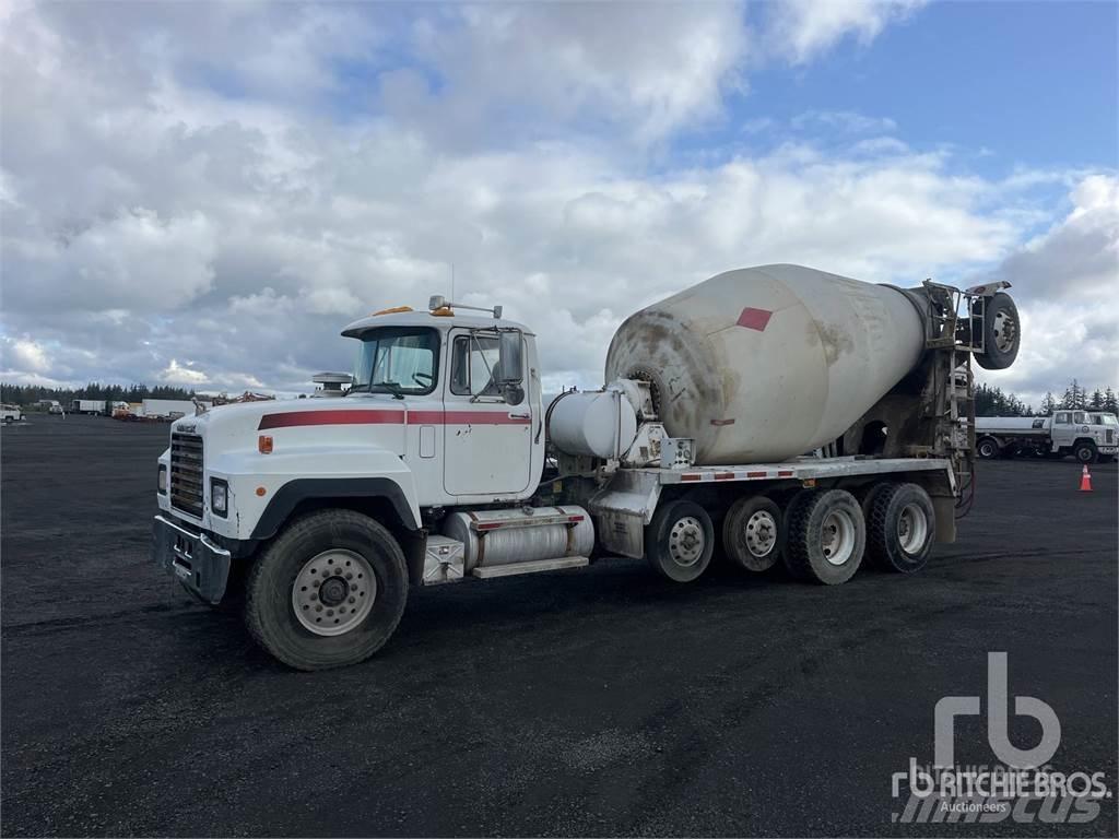 Mack RD688S Betonmischer