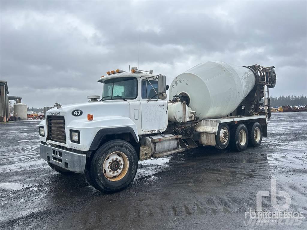 Mack RD690S Betonmischer