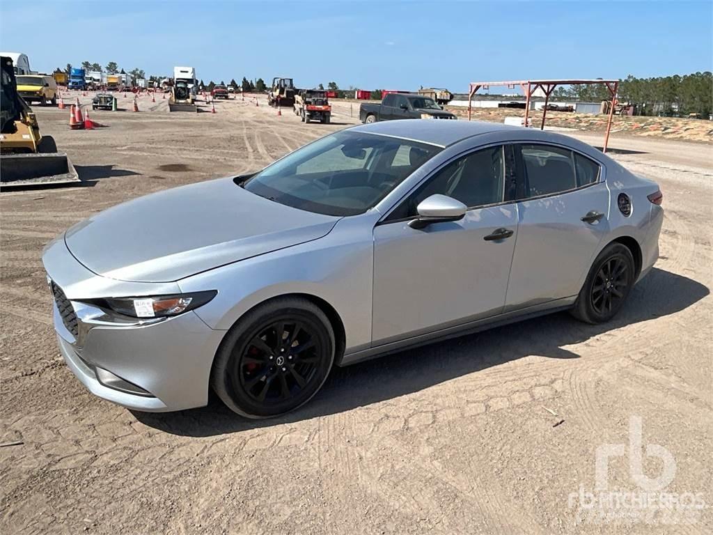 Mazda 3 PKWs