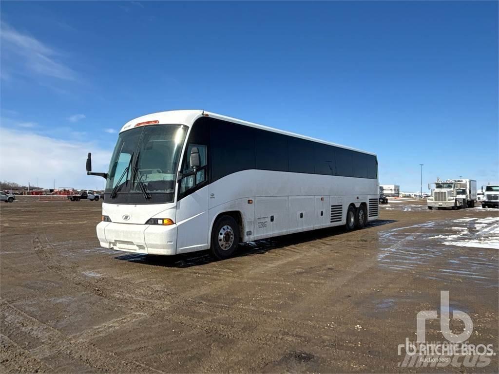 MCI J4500 Reisebusse