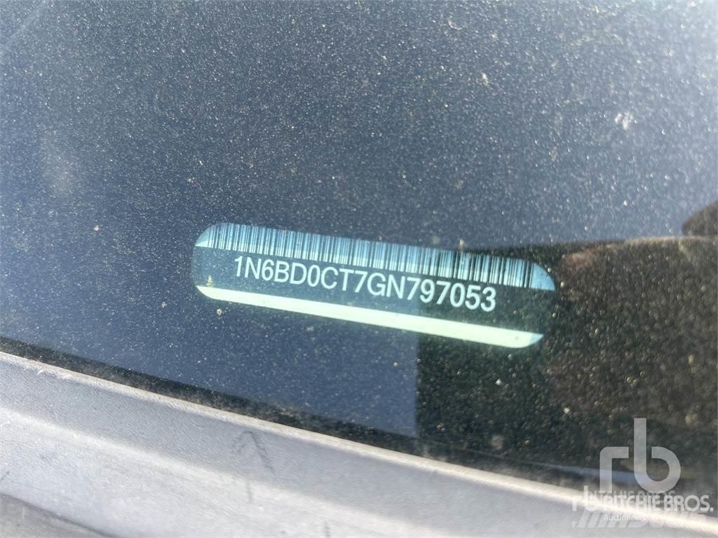 Nissan FRONTIER Pickup/Pritschenwagen