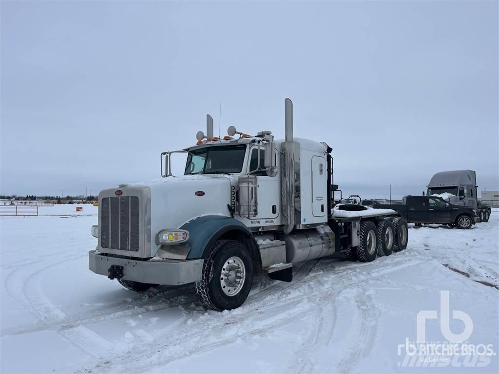 Peterbilt 367 Pritschenwagen mit Seilwinde