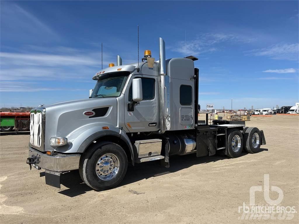 Peterbilt 567 Pritschenwagen mit Seilwinde