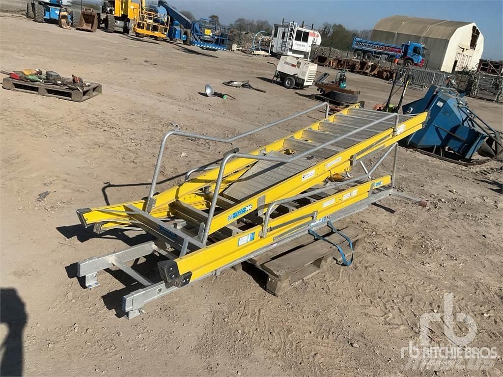  Quantity of (3) Sonstige Baumaschinen