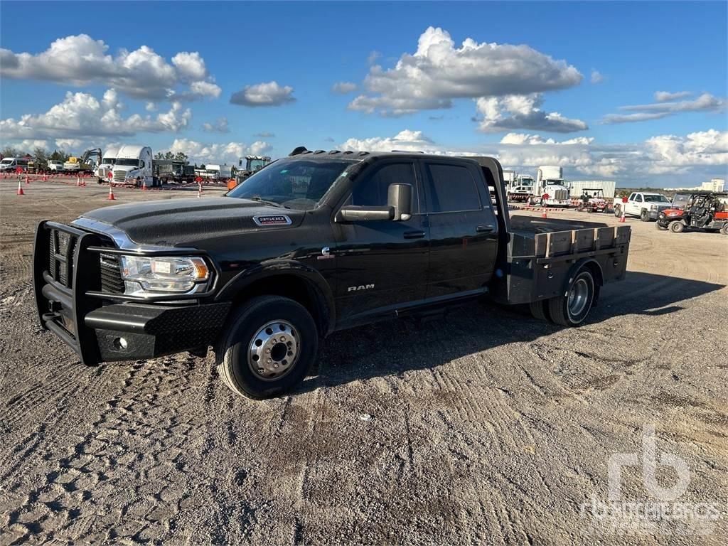 RAM 3500 Pritschenwagen/Pritschenwagen mit Seitenklappe