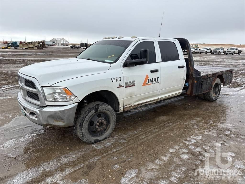 RAM 3500 Pritschenwagen/Pritschenwagen mit Seitenklappe