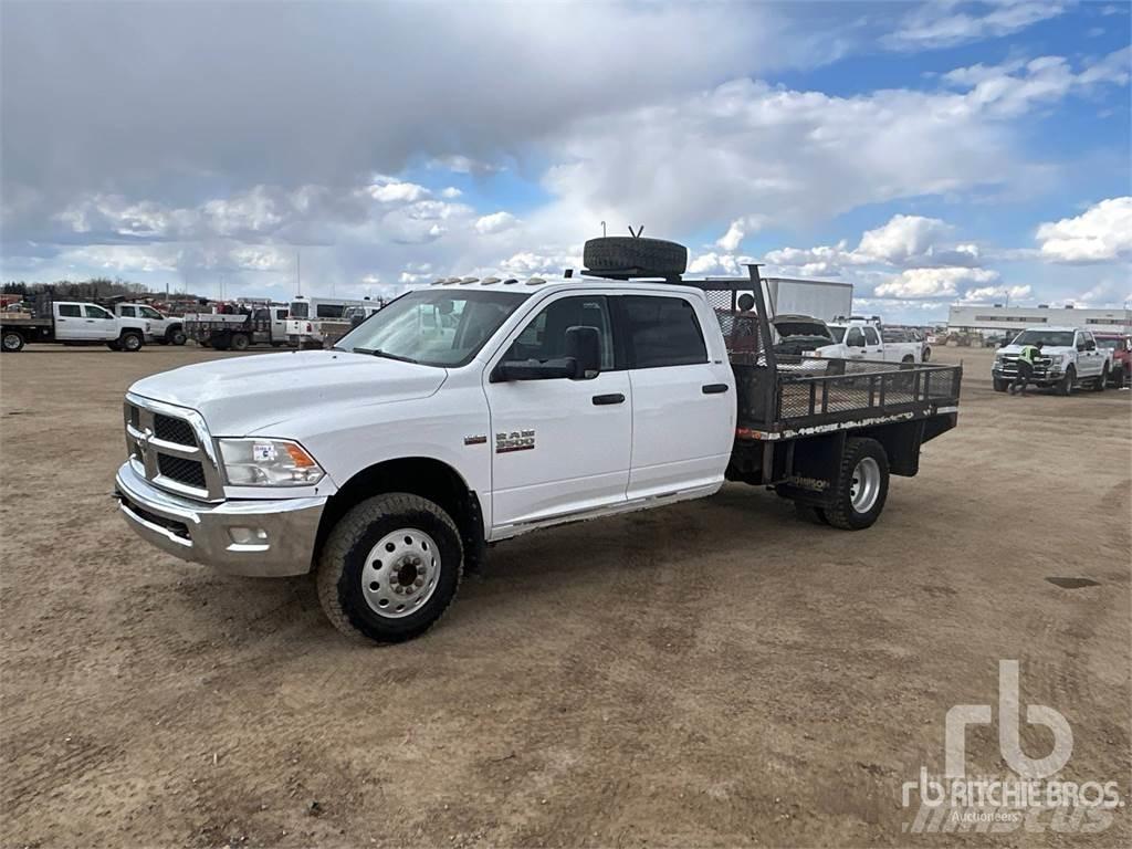 RAM 3500 Pritschenwagen/Pritschenwagen mit Seitenklappe