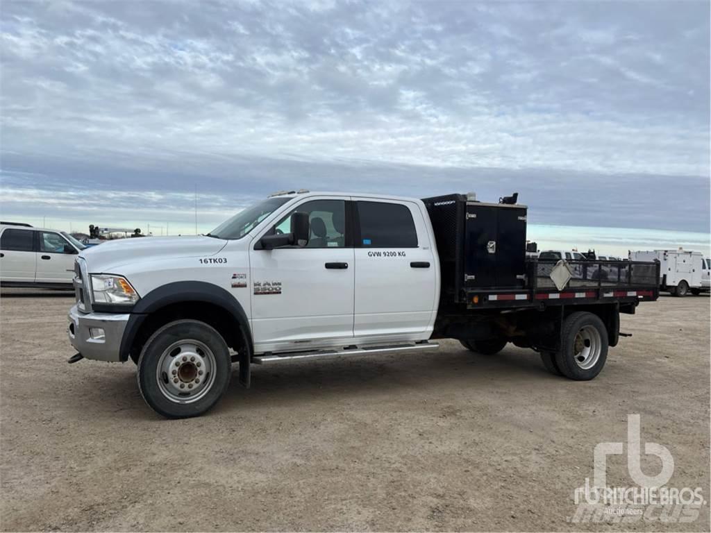 RAM 5500 Pritschenwagen/Pritschenwagen mit Seitenklappe