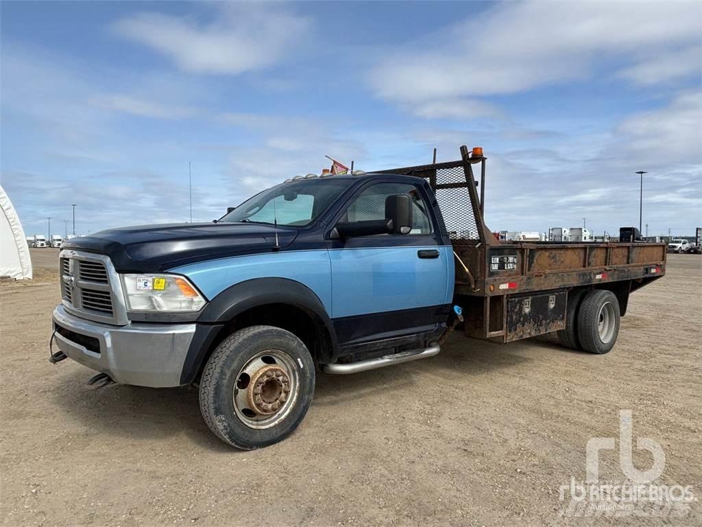 RAM 5500 Pritschenwagen/Pritschenwagen mit Seitenklappe