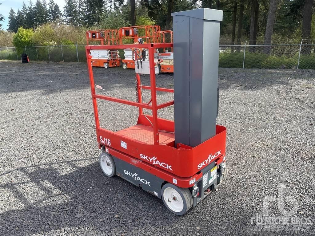 SkyJack SJ16 Scheren-Arbeitsbühnen