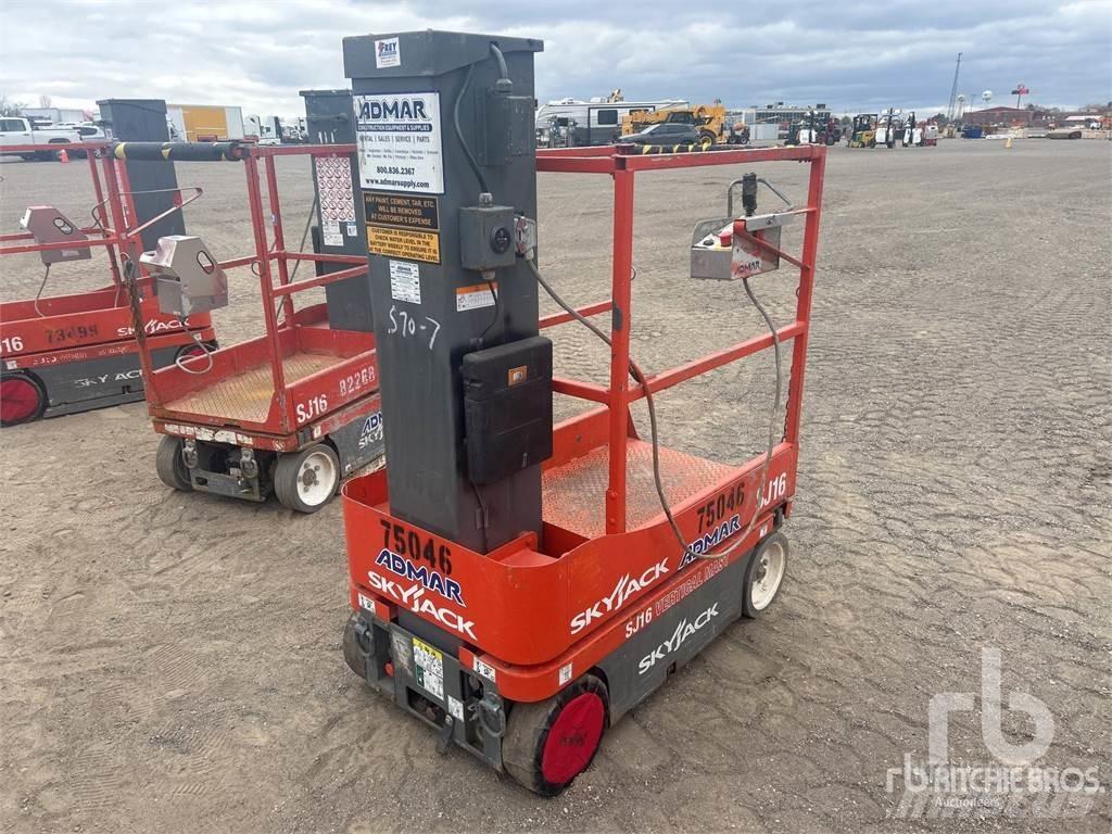 SkyJack SJ16 Fahrstühle, Seilwinden und Bauaufzüge