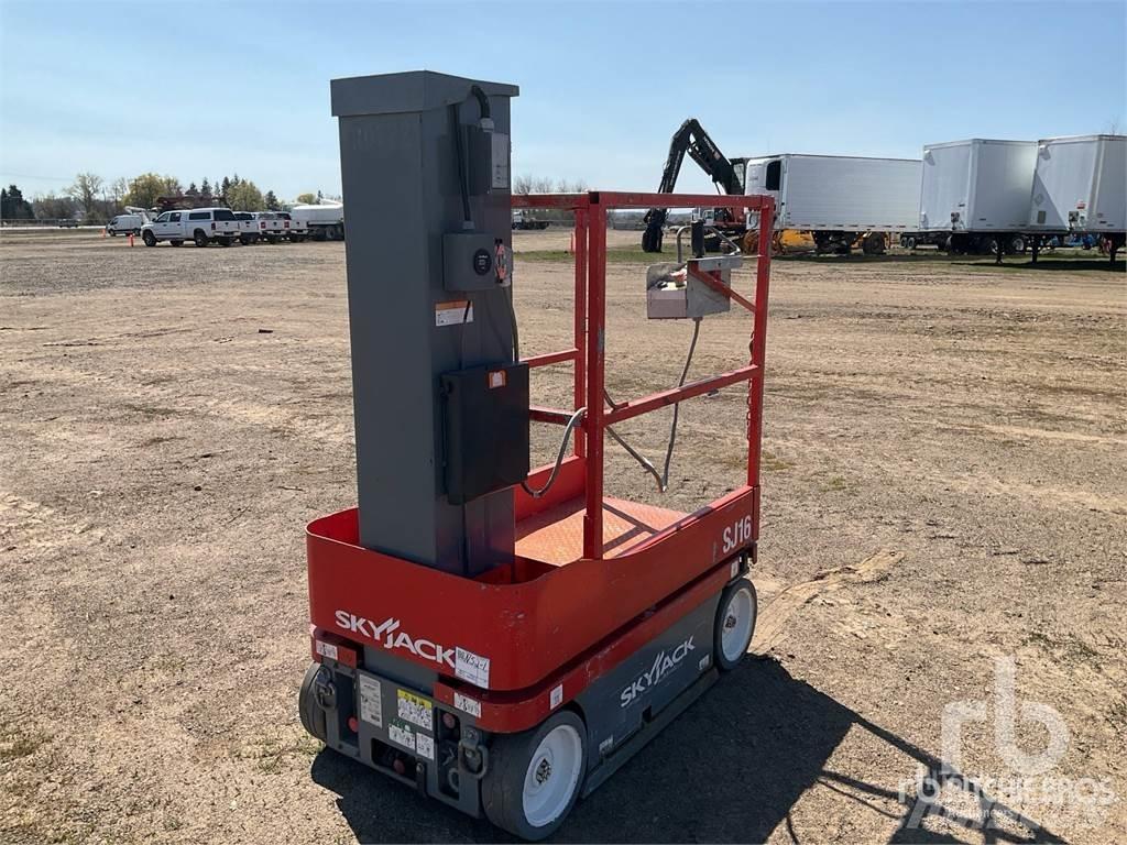 SkyJack SJ16 Gelenkteleskoparbeitsbühnen