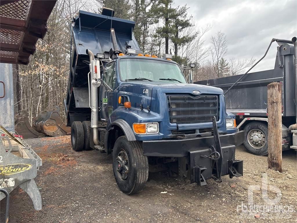 Sterling L8500 Schneeschilde und -pflüge