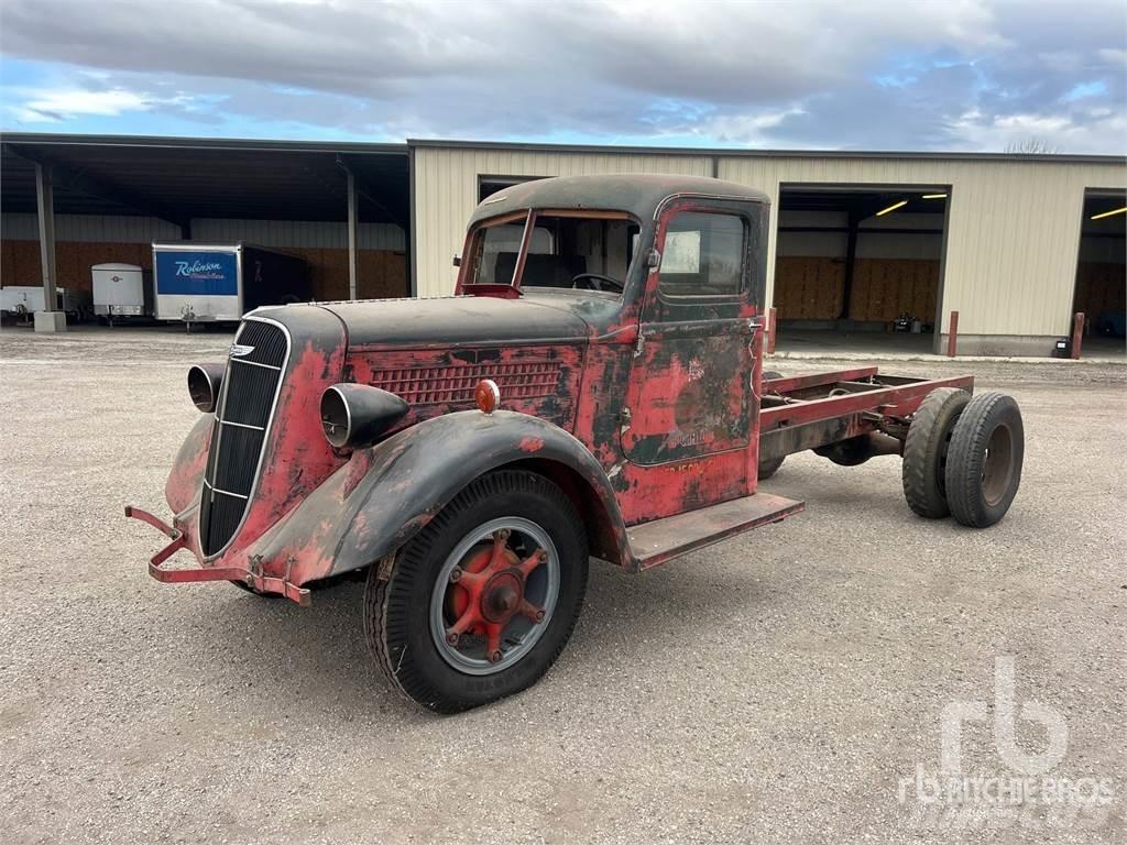  STUDEBAKER 4x2 Tankwagen