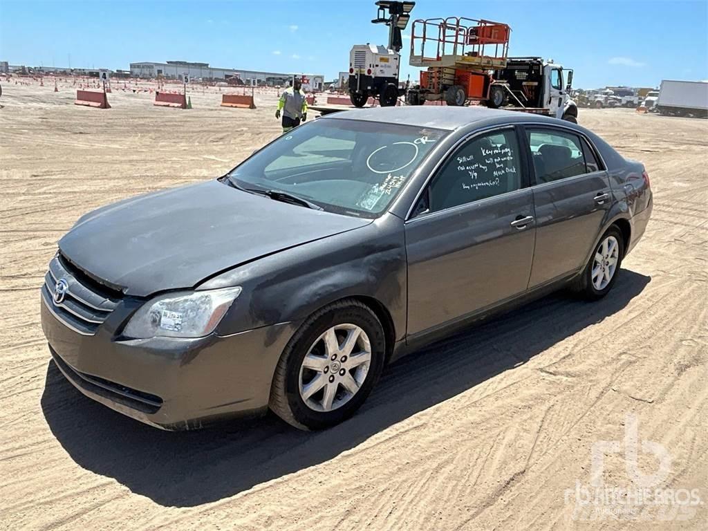 Toyota AVALON PKWs