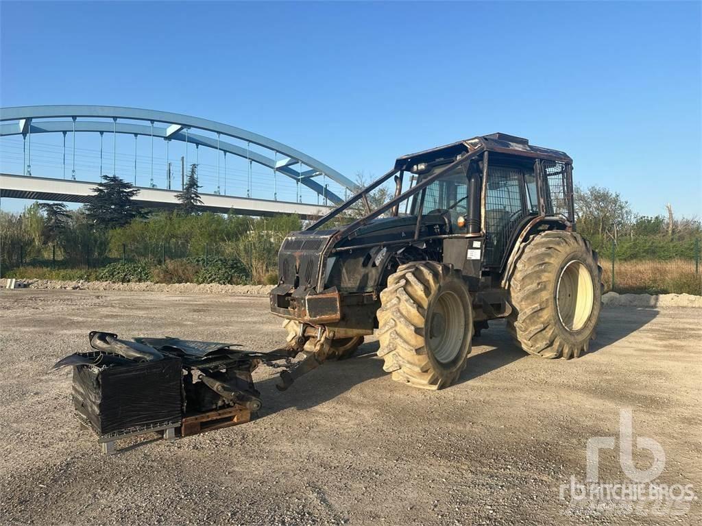 Valtra T173 Traktoren