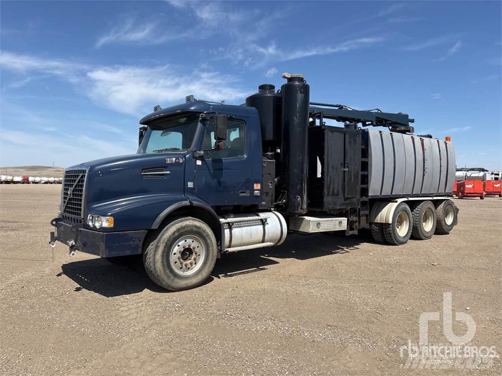 Volvo VHD Saug- und Druckwagen