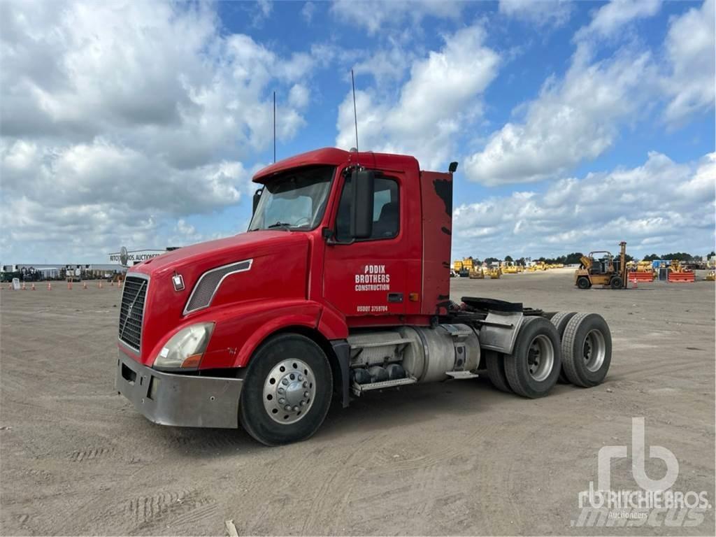 Volvo VNL300 Sattelzugmaschinen
