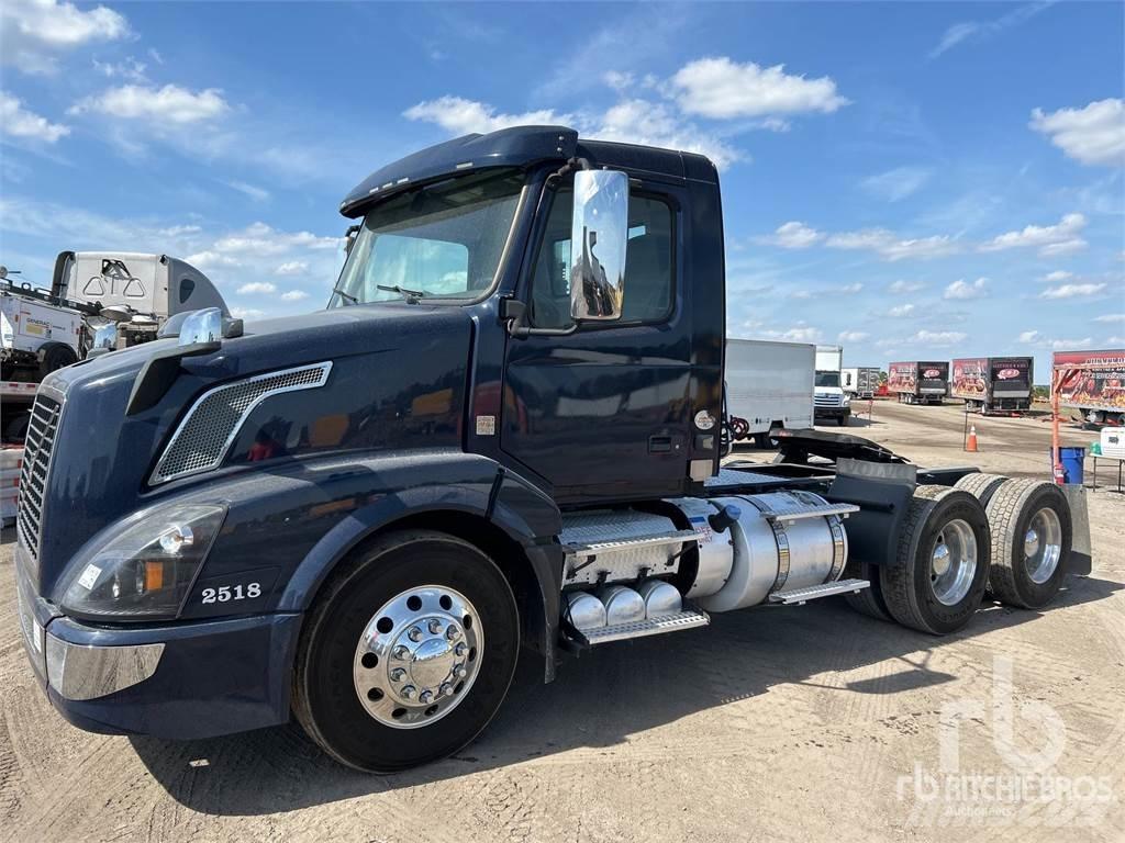 Volvo VNL300 Sattelzugmaschinen