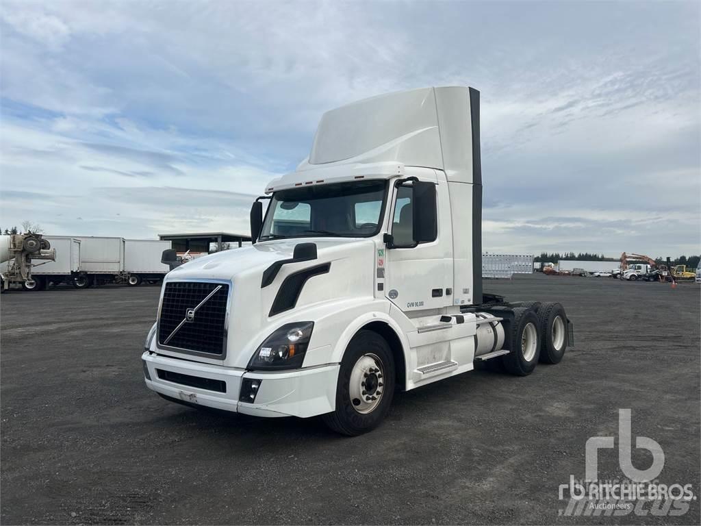 Volvo VNL300 Sattelzugmaschinen