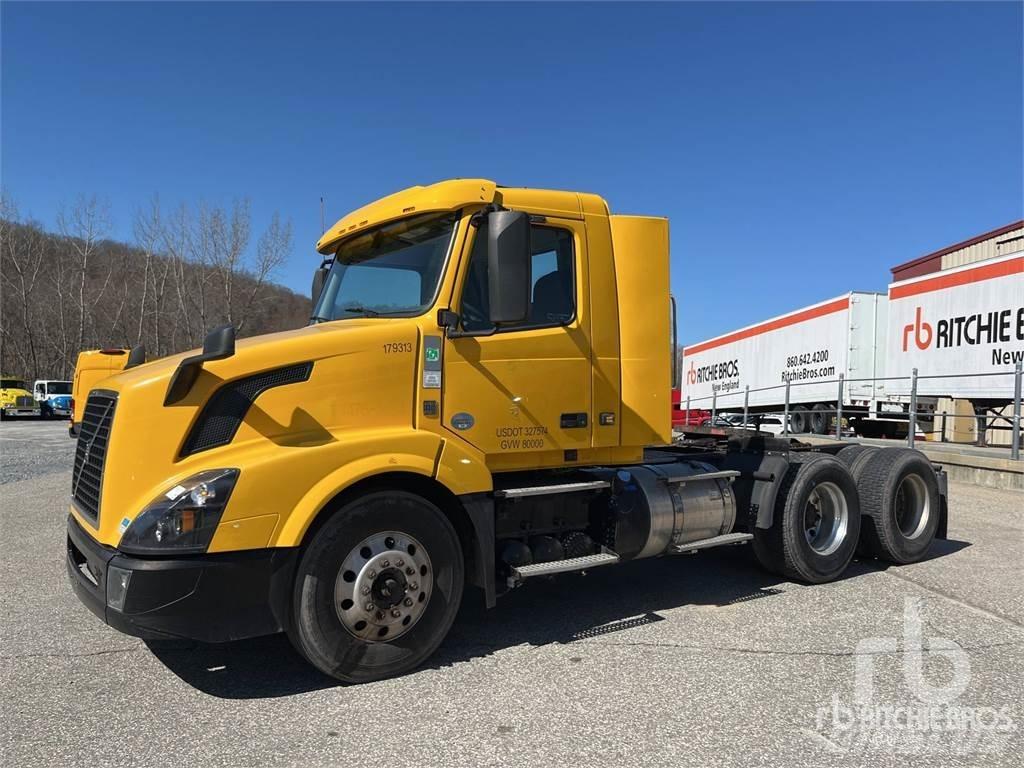 Volvo VNL300 Sattelzugmaschinen