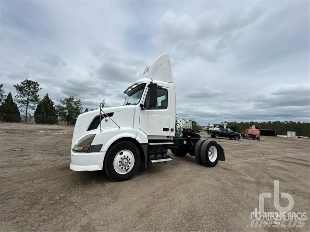 Volvo VNL300 Sattelzugmaschinen
