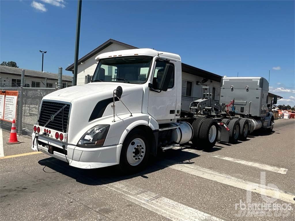 Volvo VNL300 Sattelzugmaschinen