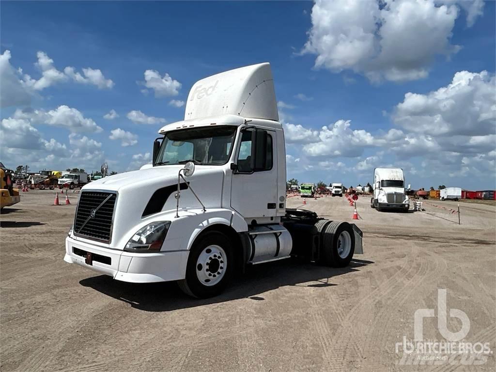 Volvo VNL300 Sattelzugmaschinen