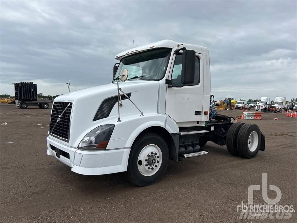 Volvo VNL300 Sattelzugmaschinen