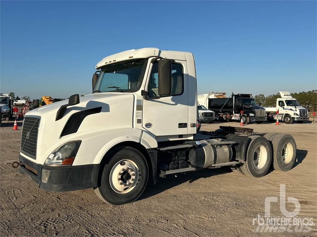 Volvo VNL300 Sattelzugmaschinen