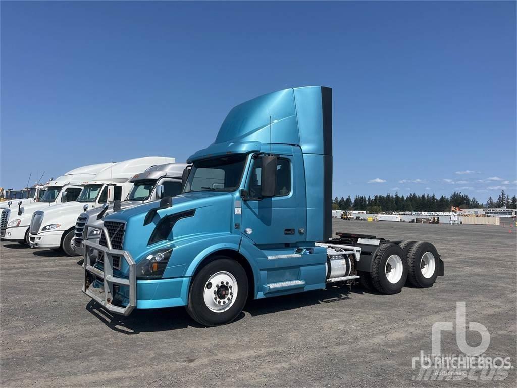 Volvo VNL300 Sattelzugmaschinen