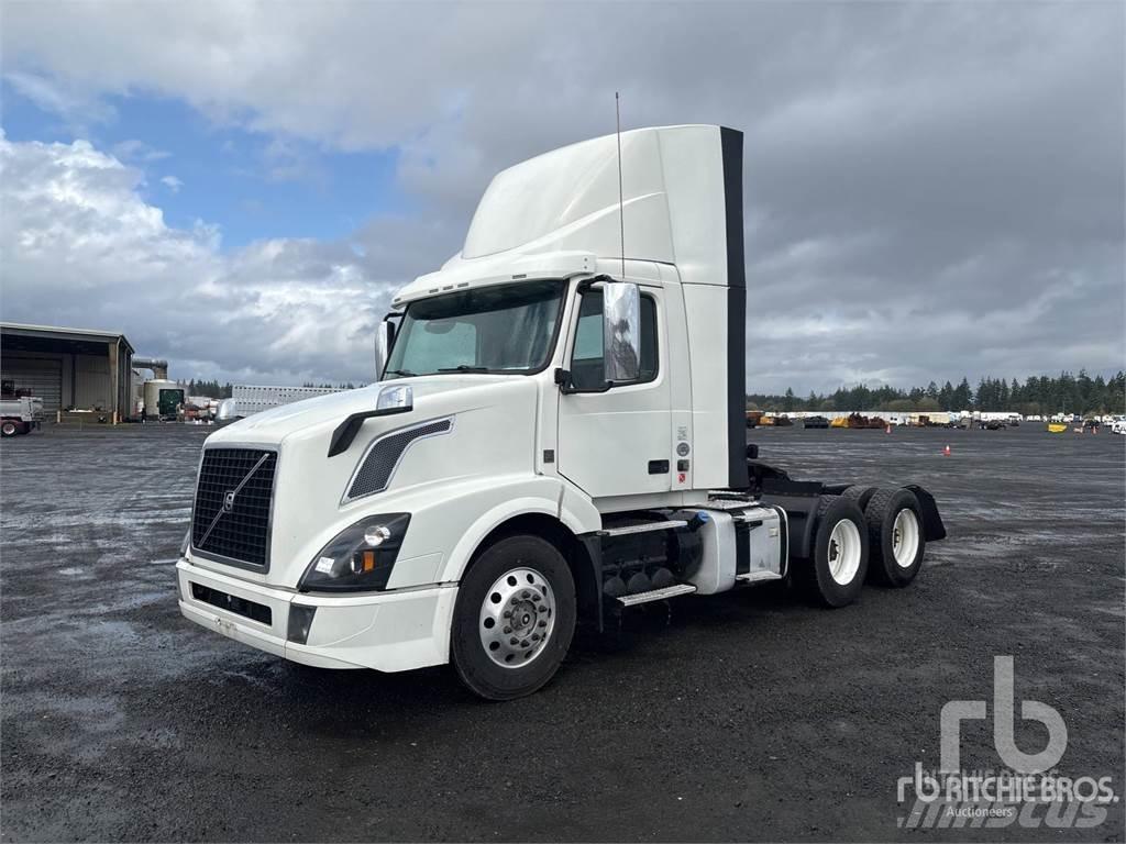 Volvo VNL300 Sattelzugmaschinen