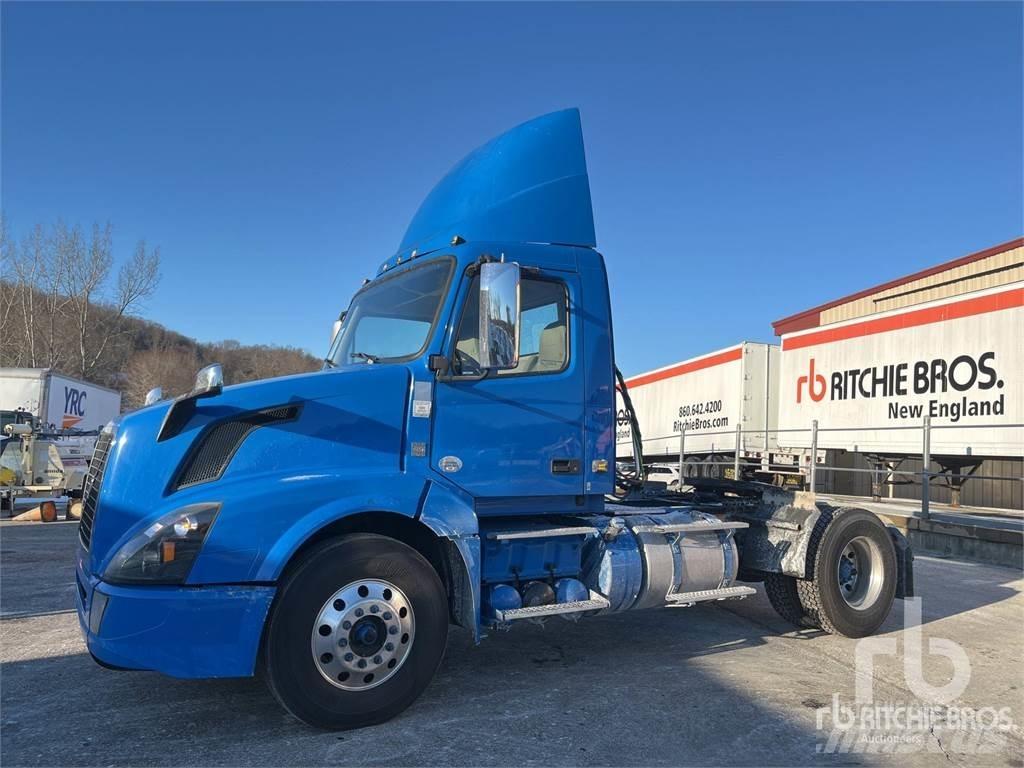 Volvo VNL300 Sattelzugmaschinen