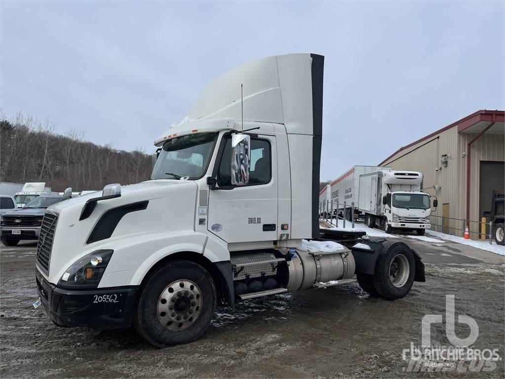 Volvo VNL300 Sattelzugmaschinen